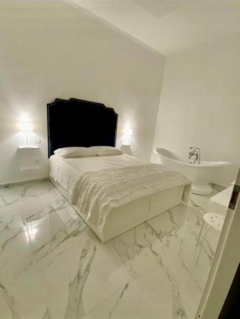 Casaflo Apartment Наполи Екстериор снимка